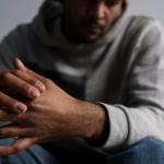 Wyłącz mentalny hałas: 10 prostych rytuałów na ukojenie umysłu